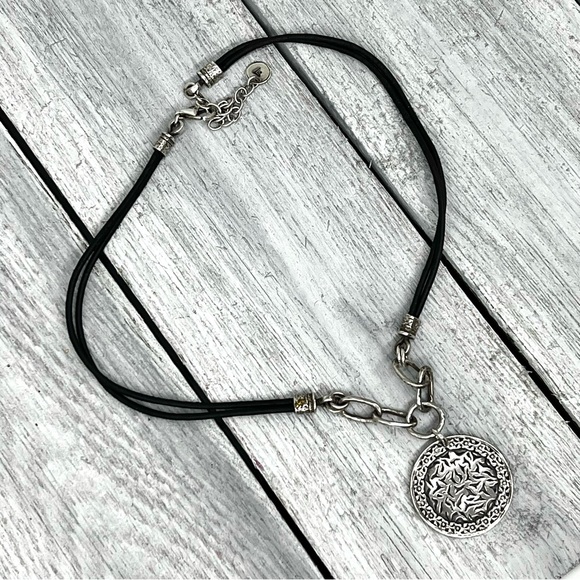 252. Signed Silpada “Sunburst” Sterling Silver and Leather Pendant Necklace - Picture 11 of 13